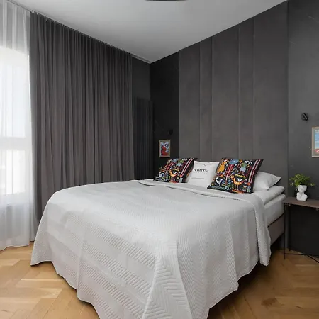 アパート Luxury Air-conditioned With Parking In By Renters Prestige
