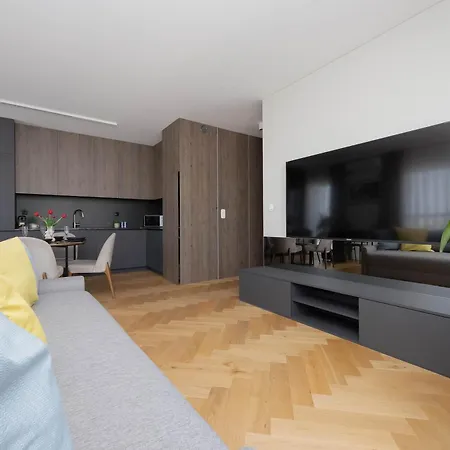 アパート Luxury Air-conditioned With Parking In By Renters Prestige