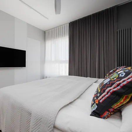 アパート Luxury Air-conditioned With Parking In By Renters Prestige *