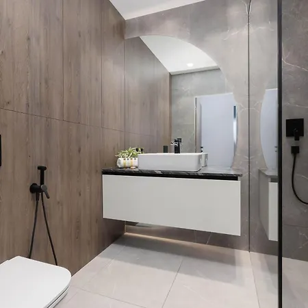 Luxury Air-conditioned With Parking In By Renters Prestige * ワルシャワ